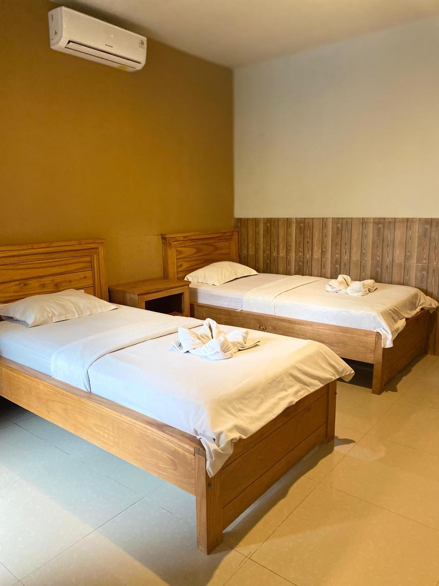 Ghamed Sari Hotel Exterior foto
