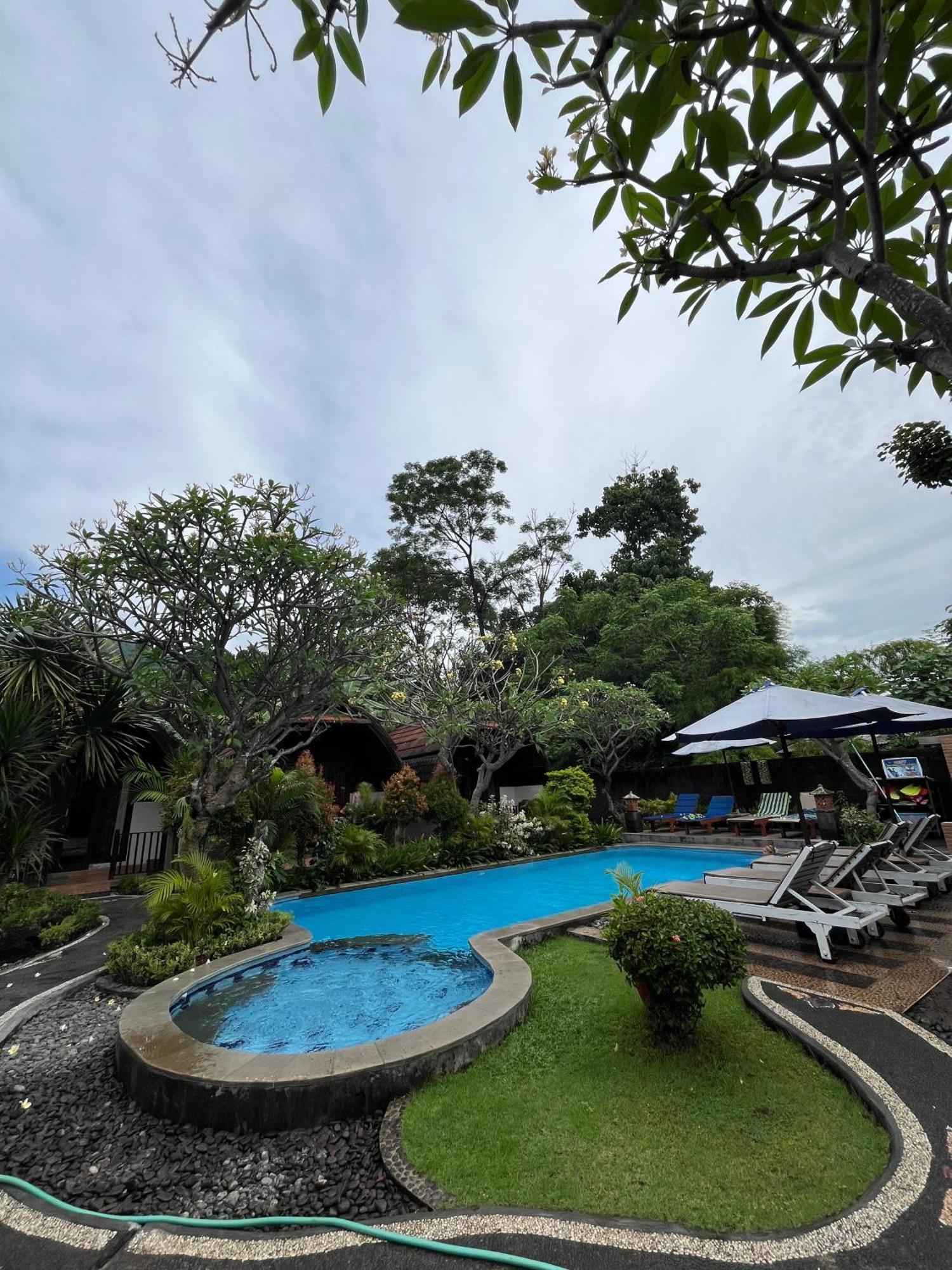 Ghamed Sari Hotel Exterior foto